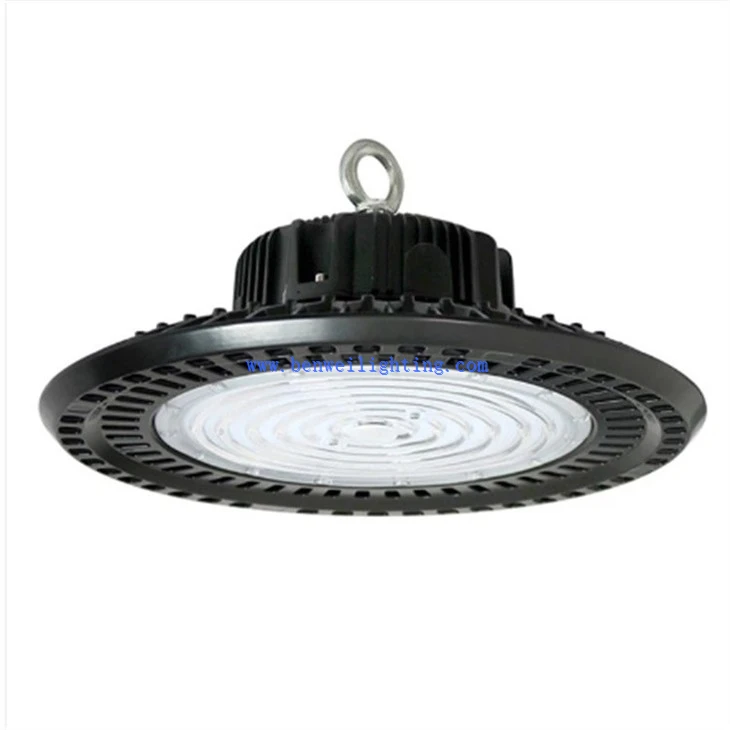 Hangar Light (1)