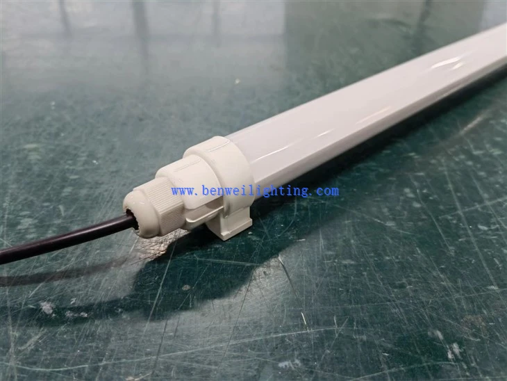 Waterproof Tri Proof Light Used For Poultry Farm Mushroom