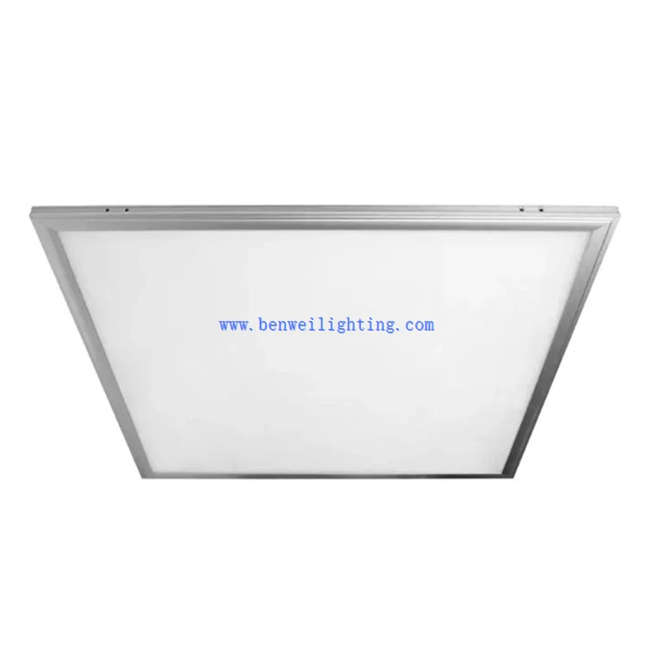 White Ceiling Light 600x600 (5)